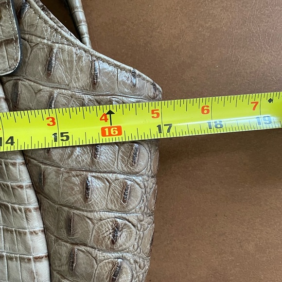Brahmin EUC tote shoulder bag crocodile texture in grey tan brown 🎉HP🎉 - Picture 11 of 12